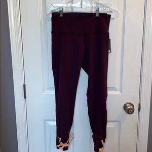 super cute sporty leggings!